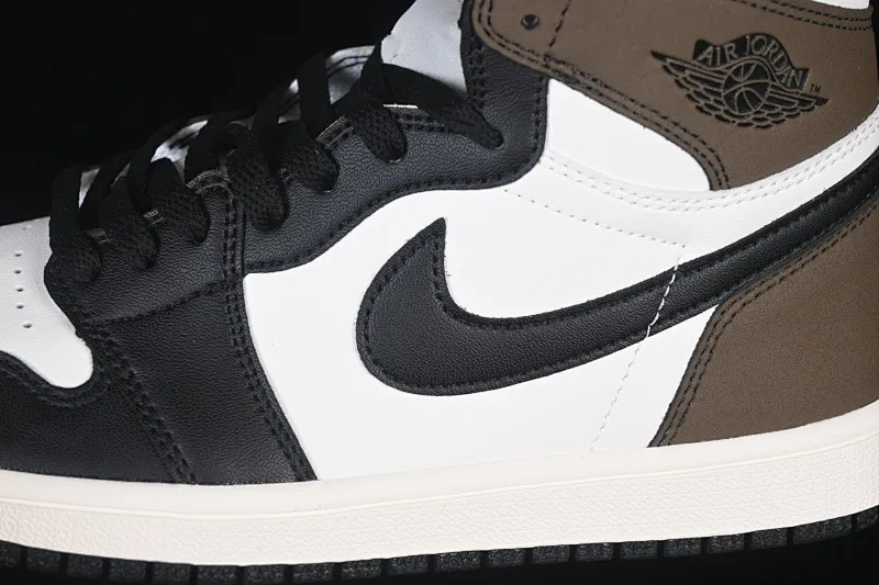 All categories Air Jordan Jordan series basketball shoes Air Jordan 1 High Air Jordan 1 High OG "Dark Mocha" AJ1 Joe 1 small barb 555088-105